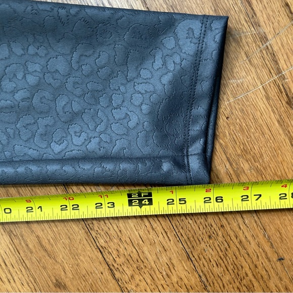 EXPRESS | Faux Leather Cheetah Print Leggings - Picture 12 of 13